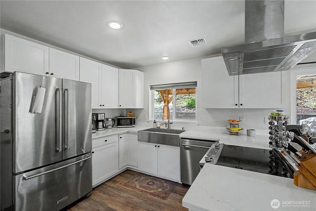 12141 Fairway Drive SW, Olympia, WA 98512