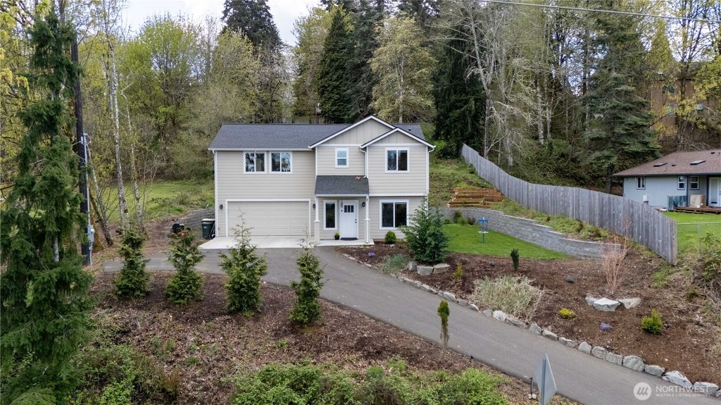 12141 Fairway Drive SW, Olympia, WA 98512