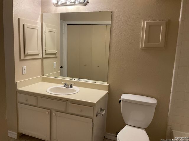 5322 Medical E205, San Antonio, TX 78240