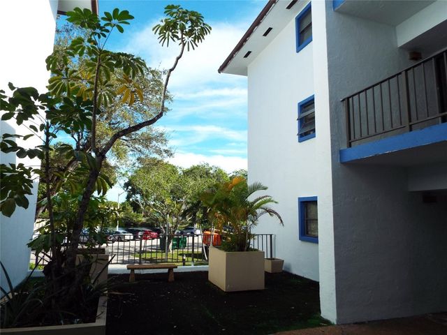 6060 S Falls Circle Drive 225, Lauderhill, FL 33319