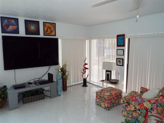 6060 S Falls Circle Drive 225, Lauderhill, FL 33319