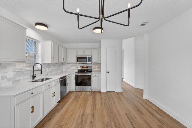 8194 Waterside Trail, Fort Worth, TX 76137