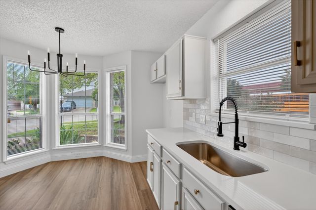 8194 Waterside Trail, Fort Worth, TX 76137