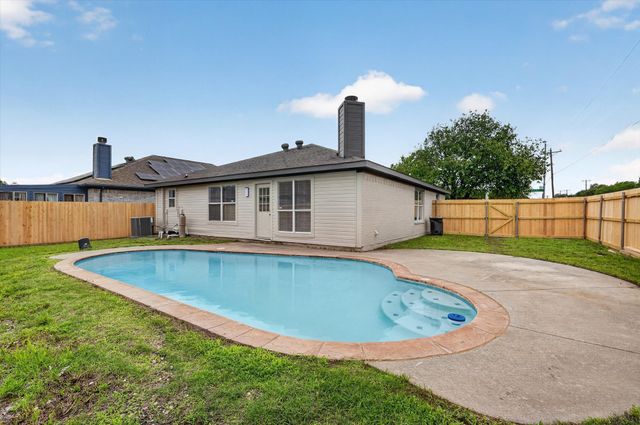 8194 Waterside Trail, Fort Worth, TX 76137