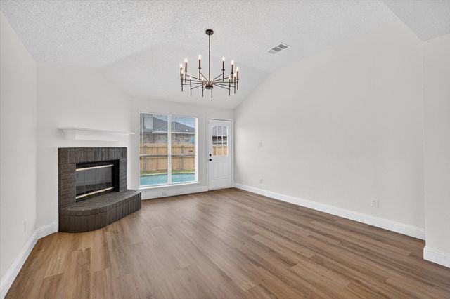 8194 Waterside Trail, Fort Worth, TX 76137