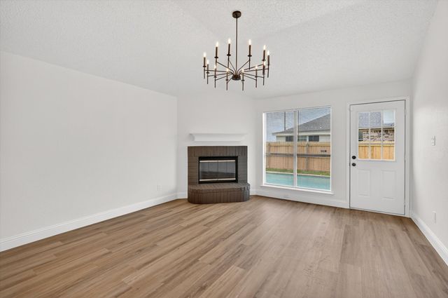 8194 Waterside Trail, Fort Worth, TX 76137