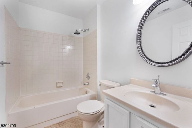 41 Oswestry Way, Franklin Twp., NJ 08873