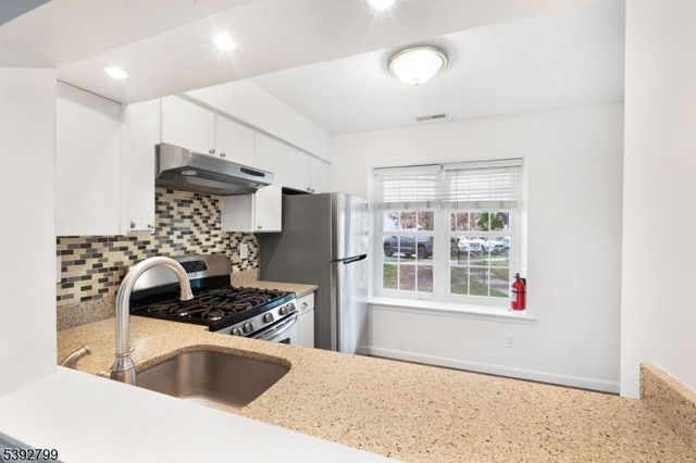 41 Oswestry Way, Franklin Twp., NJ 08873