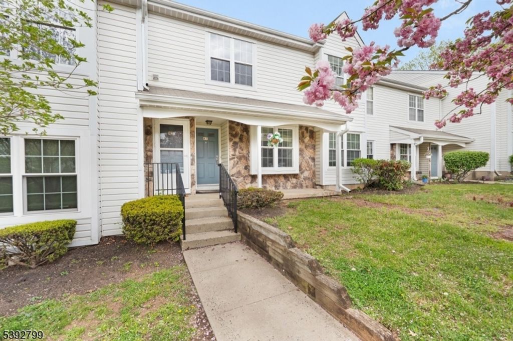 41 Oswestry Way, Franklin Twp., NJ 08873