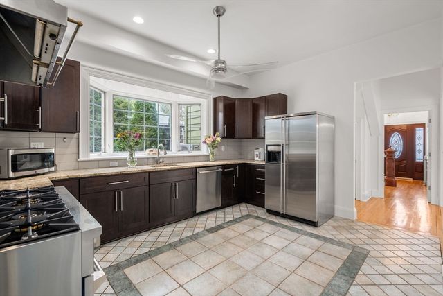 121 Prospect Ave, Quincy, MA 02170