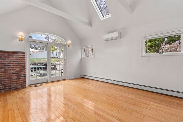 121 Prospect Ave, Quincy, MA 02170