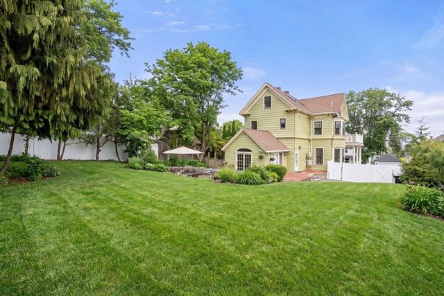 121 Prospect Ave, Quincy, MA 02170