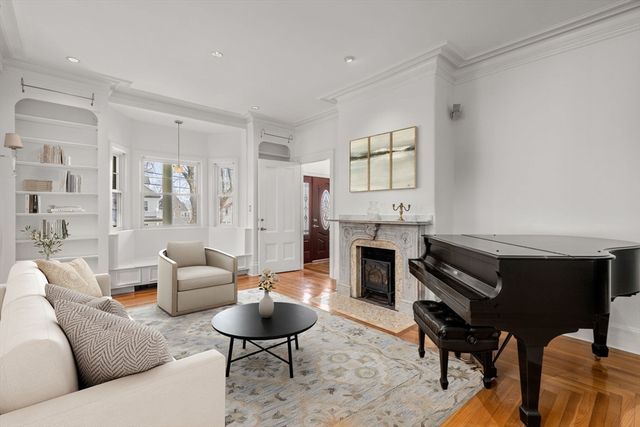 121 Prospect Ave, Quincy, MA 02170