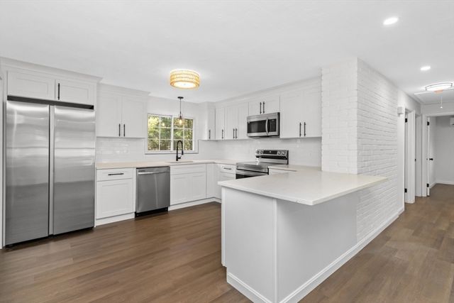 300 Jon Dr, Brockton, MA 02302