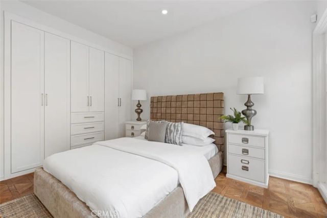 2 Belcourt, Newport Beach, CA 92660