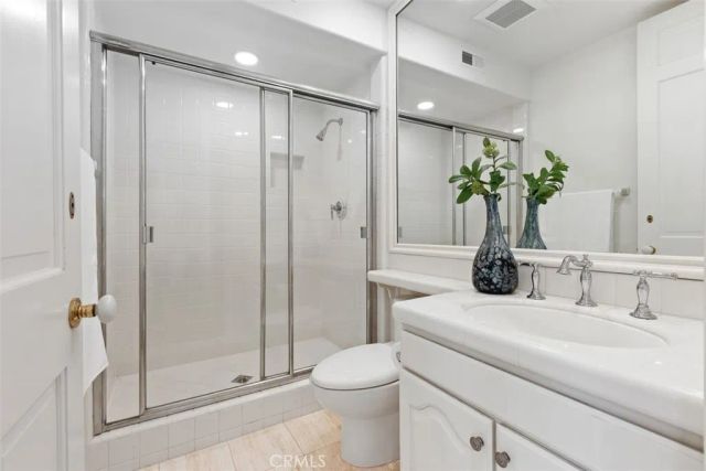 2 Belcourt, Newport Beach, CA 92660