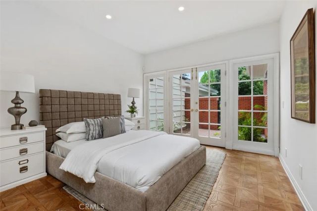 2 Belcourt, Newport Beach, CA 92660