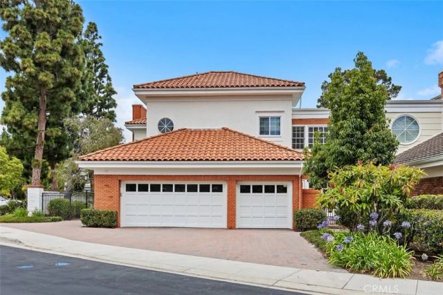 2 Belcourt, Newport Beach, CA 92660