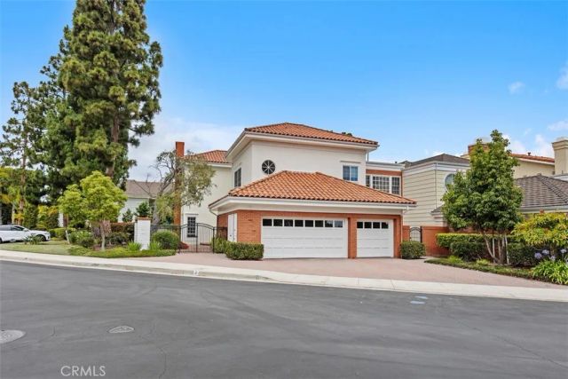 2 Belcourt, Newport Beach, CA 92660