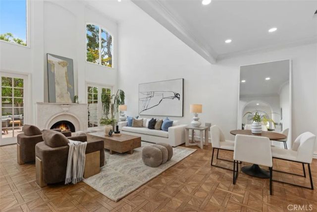 2 Belcourt, Newport Beach, CA 92660