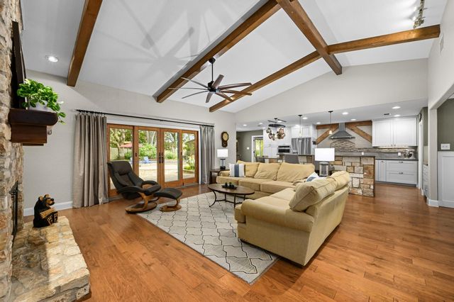 2400 Muirfield CIR, Austin, TX 78747