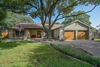 2400 Muirfield CIR, Austin, TX 78747