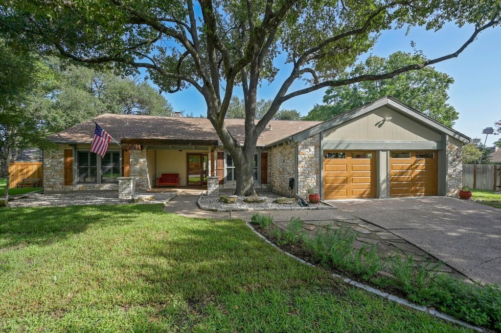2400 Muirfield CIR, Austin, TX 78747