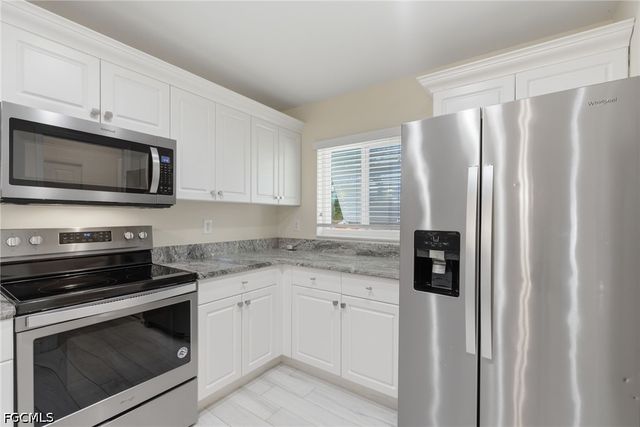 317 SW 25th AVE, Cape Coral, FL 33991