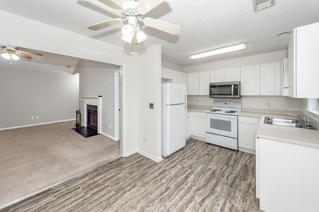574 Carters Grove Road, Charleston, SC 29414