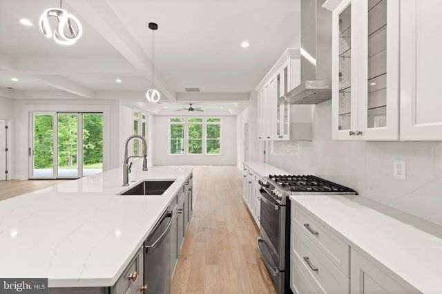6468 WINDHAM AVE, Alexandria, VA 22315