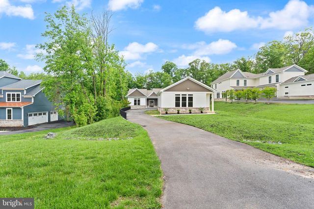 6468 WINDHAM AVE, Alexandria, VA 22315