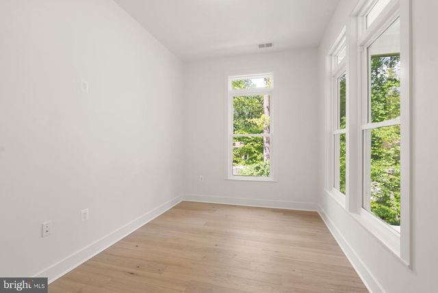 6468 WINDHAM AVE, Alexandria, VA 22315