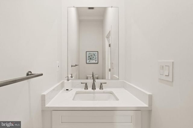 6468 WINDHAM AVE, Alexandria, VA 22315