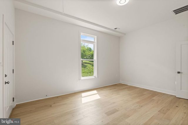 6468 WINDHAM AVE, Alexandria, VA 22315