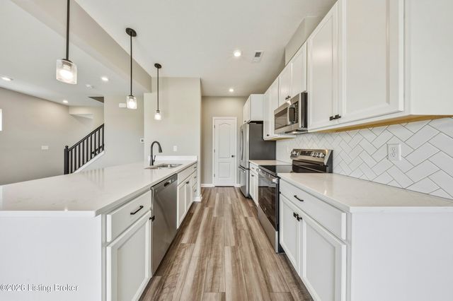 205 Harvest Point Way, Mt Washington, KY 40047