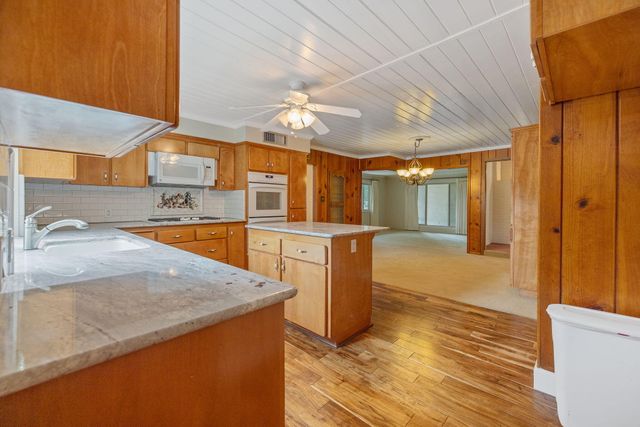 1714 N Blythe Avenue, Fresno, CA 93722