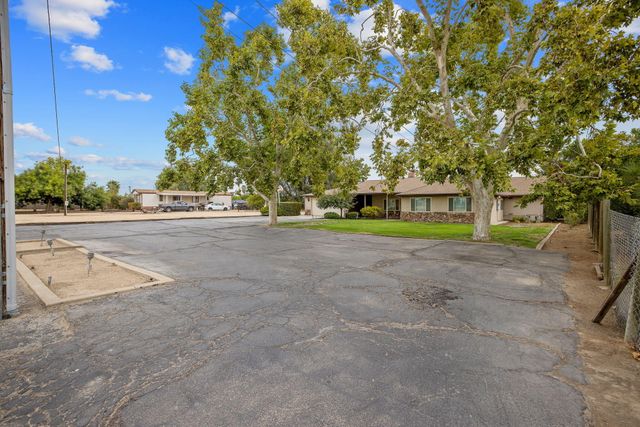 1714 N Blythe Avenue, Fresno, CA 93722