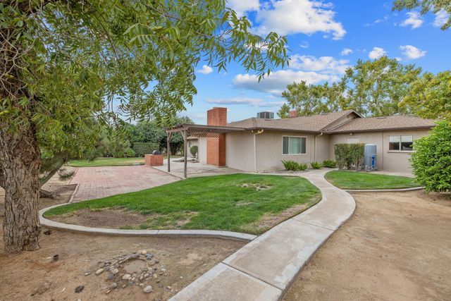 1714 N Blythe Avenue, Fresno, CA 93722