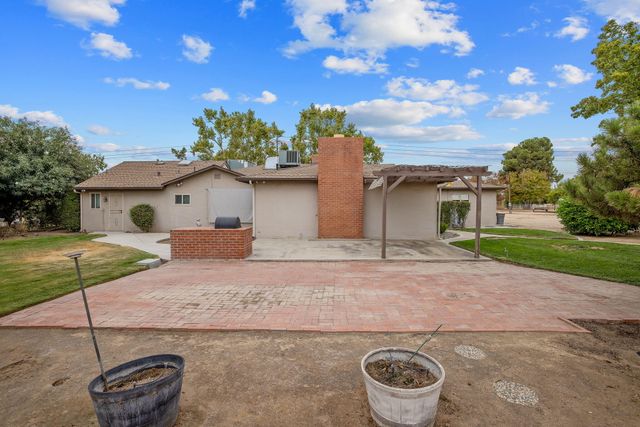 1714 N Blythe Avenue, Fresno, CA 93722