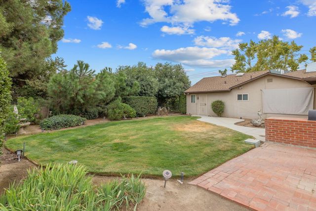 1714 N Blythe Avenue, Fresno, CA 93722