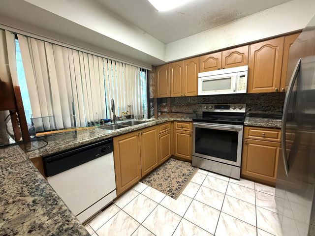 2000 NW 70th Lane, Margate, FL 33063