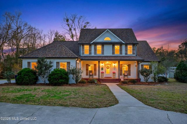 75 N Hill Drive, Carriere, MS 39426