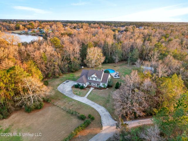 75 N Hill Drive, Carriere, MS 39426