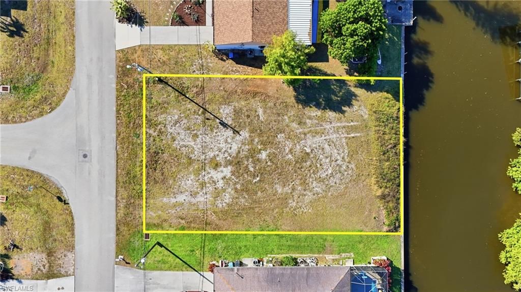 829 SW 40th TER, Cape Coral, FL 33914