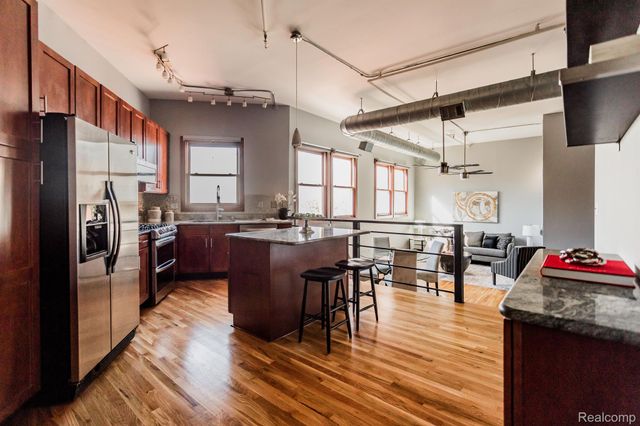 1395 ANTIETAM Avenue 49, Detroit, MI 48207