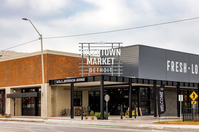 1395 ANTIETAM Avenue 49, Detroit, MI 48207