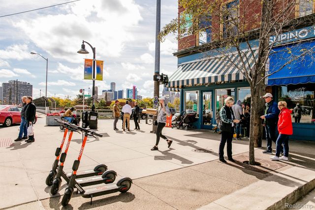 1395 ANTIETAM Avenue 49, Detroit, MI 48207