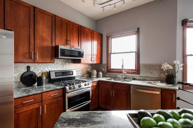 1395 ANTIETAM Avenue 49, Detroit, MI 48207