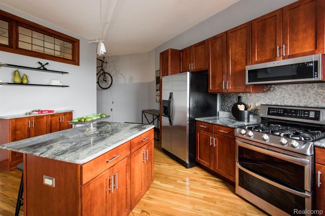 1395 ANTIETAM Avenue 49, Detroit, MI 48207