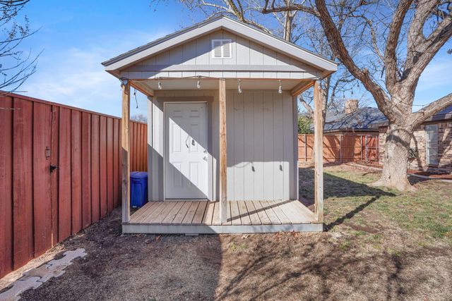 5711 70th Place, Lubbock, TX 79424